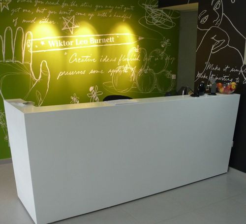 Balcão de recepção em Corian® - WHITECONE - AMOS DESIGN