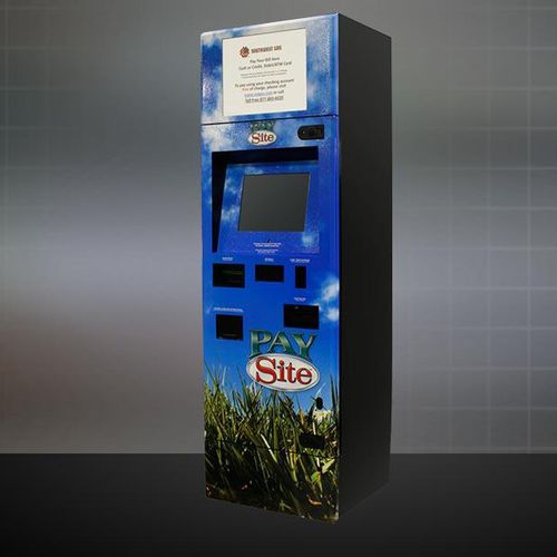 Totem interativo para ambiente externo - Kiosk Information Systems - com tela sensível ao toque
