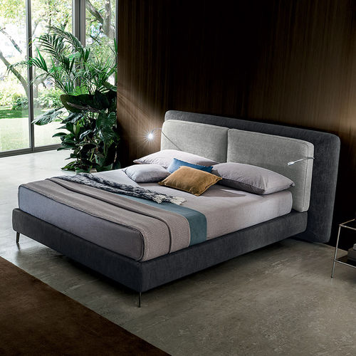 Cama de casal - PENNY - Felis s.r.l. unipersonale - contemporânea / estofada / com cabeceira