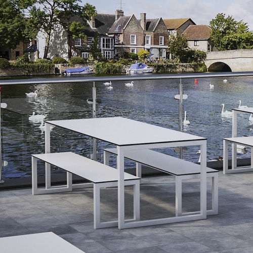 Conjunto de mesa e bancos contemporâneo - BLOCK - Frovi - em aço / para ambiente externo / para espaço público
