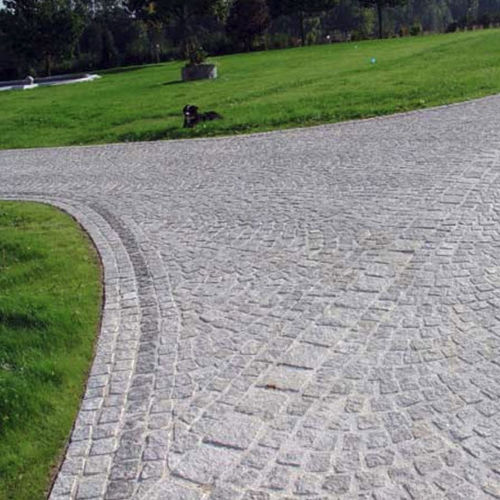 Bloco de pavimentação em granito - COBBLES : SILVER GREY - DVTSTONE - antiderrapante / para pedestres / transitável