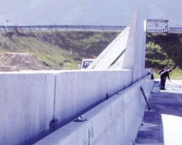 Defensa metálica em concreto - Prefabricados Alberdi - para estrada
