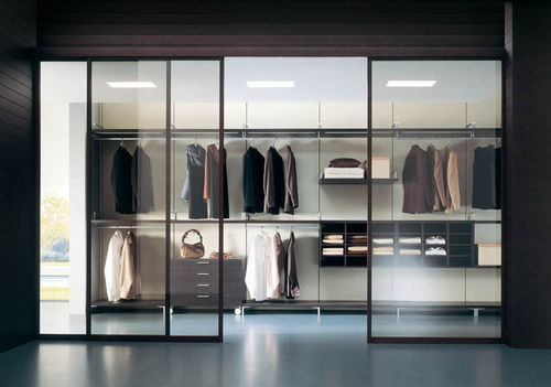 Closet de parede - ROLLER - Mobilform - contemporâneo / em madeira / em vidro