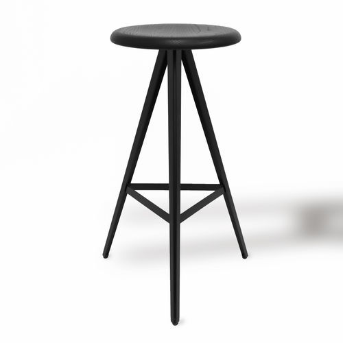Banqueta alta de design escandinavo - AKY 61  - Traba' - em madeira de freixo / em madeira maciça / com base em metal pintado