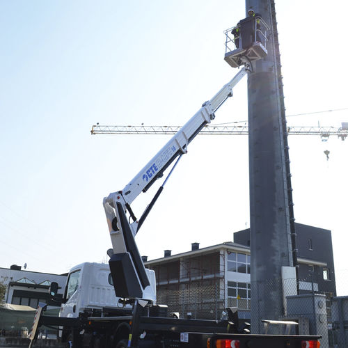Plataforma aérea para canteiro de obras - B-LIFT 18 - CTE - para ambiente externo / montada em caminhão