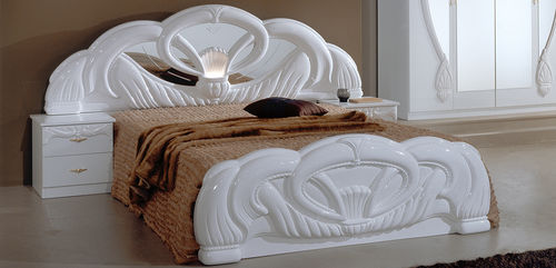 Cama de casal - GIADA - Ben Company srl Industria Mobili - de estilo / com cabeceira / com criado mudo