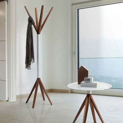 Cabideiro de piso - ALOHA - Oliver B. Group srl - contemporâneo / metálico / em nogueira