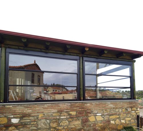 Janela em alumínio - VERTICAL OPENING CLOSING SYSTEM - BKS balcony glazing systems - guilhotina / com vidro duplo / dupla