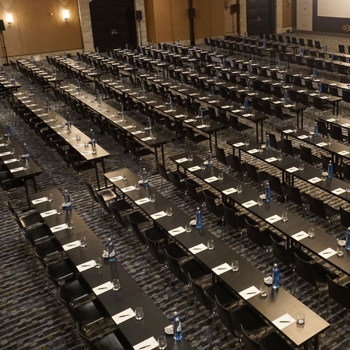Mesa de conferências contemporânea - CONFERENCE-RITE - Forbes Group Ltd - em laminado / com base em alumínio / retangular