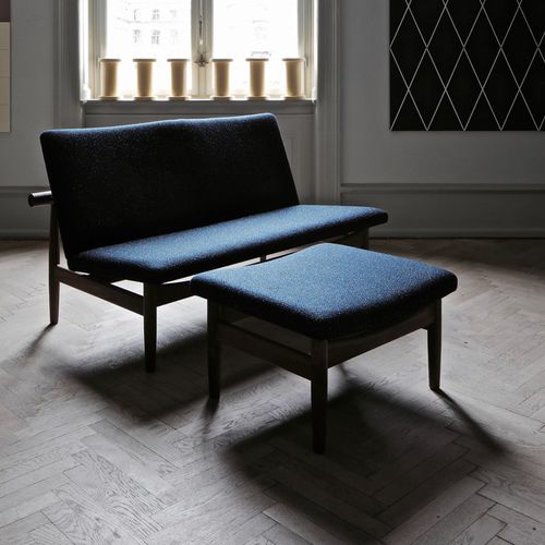 Repousa-pés de design escandinavo - JAPAN - Finn Juhl - em tecido / em teca / em carvalho