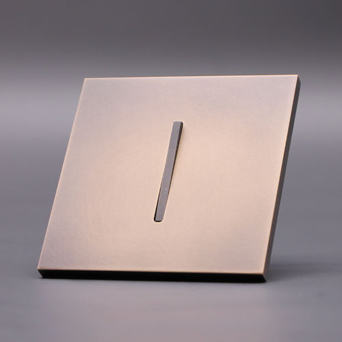 Interruptor com botão de comando - COLLECTION EQUERRE - TOUCHE PIANO LAITON FUMÉ - MAISON ORSTEEL - de embutir / em latão / em alumínio