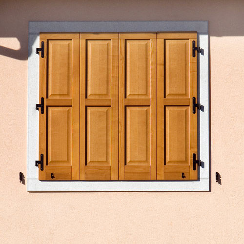 Veneziana camarão - DARL : RAISED PANELS - Molaro - em madeira / para janela