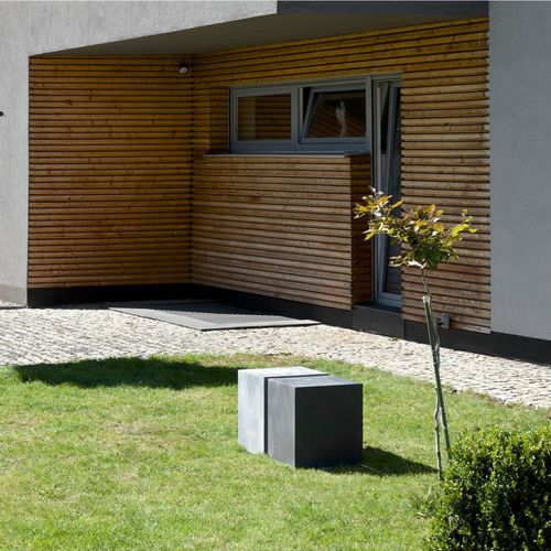 Banqueta contemporânea - REGULAR BOX - Modern Line - em concreto / em cetim / para ambiente externo