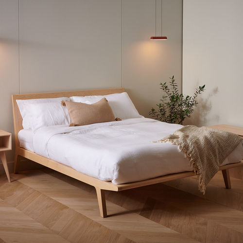 Cama de casal - B107 - KASTELLA - contemporânea / com cabeceira / em nogueira americana