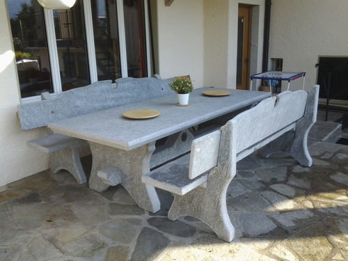 Mesa clássica - VEVEY - CAPINAT SA - em pedra natural / retangular / para edifício de uso público