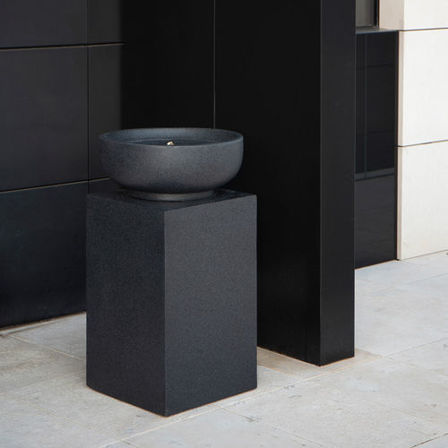Fonte de jardim - Herstera Garden S.L. - de piso / em pedra / contemporânea