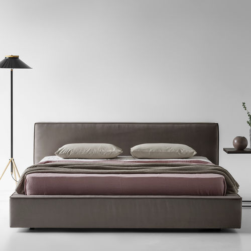 Cama de casal - LENNI - ZEGEN - contemporânea / estofada / com cabeceira