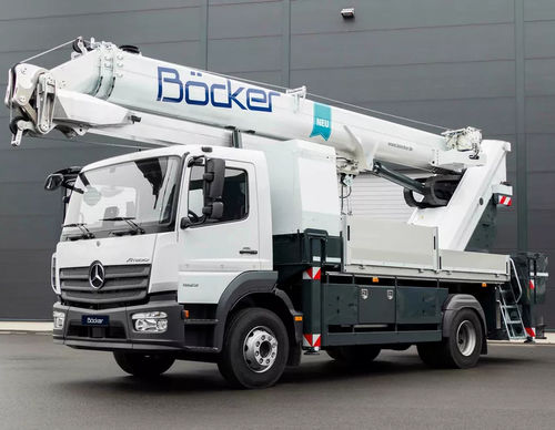 Guindaste montado em caminhão - AK 36 - Böcker Maschinenwerke GmbH - com torre / formato compacto / telescópico