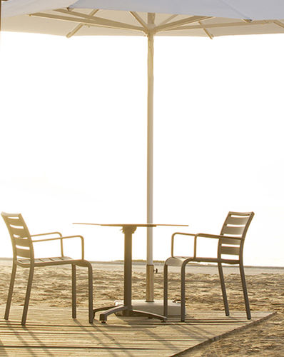 Cadeira contemporânea - LAND - Ezpeleta - para ambiente externo / para ambiente interno / em alumínio