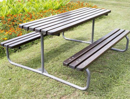 Mesa de piquenique contemporânea - 113 - Encho Enchev - ETE - em madeira / com base em aço galvanizado / com base em aço termolacado