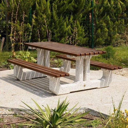 Mesa de piquenique contemporânea - 219 - Encho Enchev - ETE - em iroko / em bambu / com base em concreto reforçado com fibras