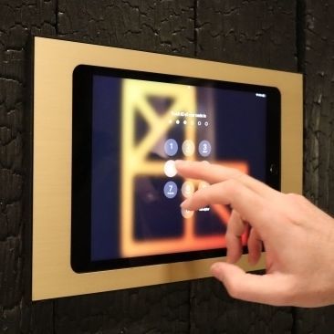 Suporte para iPad® de parede - Canvas - Lithoss - da linha residencial / da linha comercial / contemporâneo