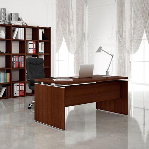 Conjunto de secretária e móveis de arrumação da linha comercial - CLASS - EMOBOK