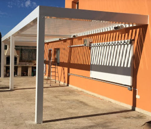 Pérgola apoiada em parede - COVERTTO - em madeira / com lâminas orientáveis / bioclimática