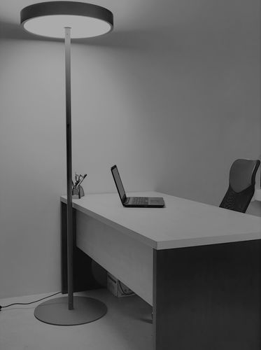 Luminária de piso - KREIS - LIRALIGHTING - em alumínio / contemporânea / Wire