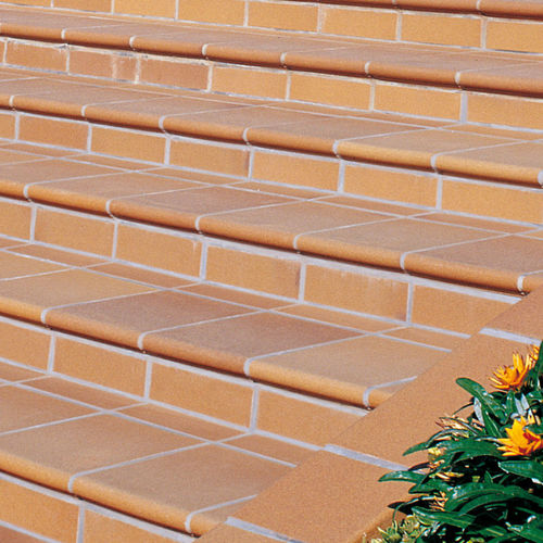 Degrau em arenito - CERAMICA FERRES - antiderrapante