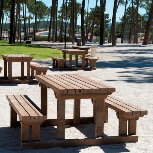 Conjunto de mesa e bancos contemporâneo - Rùstica - Extruplas - em plástico reciclado / para ambiente externo / para espaço público
