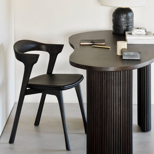 Cadeira de sala de jantar contemporânea - Bok  - ETHNICRAFT - para ambiente interno / em couro / com base em carvalho