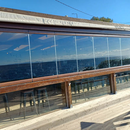 Fachada-cortina em painéis - IN SARONIDA, ATTICA - Atrio Glass Doors - em vidro / em madeira / em alumínio
