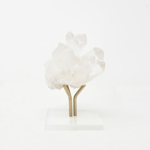 Escultura em quartzo - CAMIA - Aura London - de piso / branca / natureza