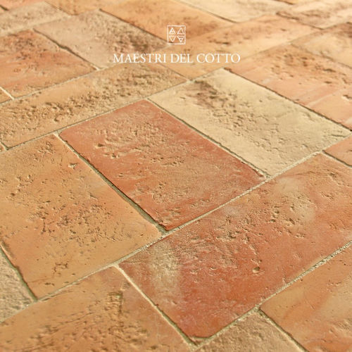 Placas de revestimento em terracota - COTTO ANTICO BUTTERO MULTICOLOR - MAESTRI DEL COTTO - envelhecida / para área externa / de jardim