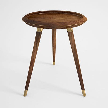 Mesa lateral contemporânea - Deil - Muranti - em nogueira americana / com base em latão polido / com base em madeira