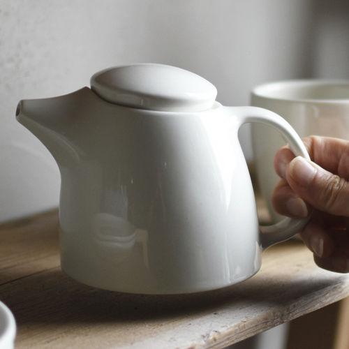 Bule em porcelana - TOPO - KINTO - da linha comercial / para uso doméstico