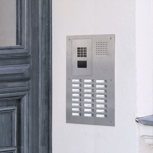 Controle de acesso centralizado filtragem de entradas - RETROFIT  - DoorBird - IP / com leitor RFID / de sobrepor