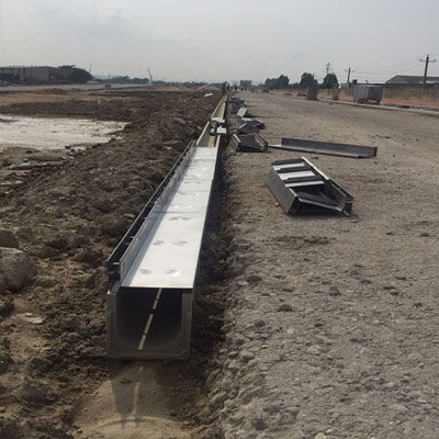 Grelha para calha de piso em aço inoxidável - LINEAR DITCH - Fujian Yete Industry Co.,Ltd. - em aço galvanizado / para espaço público