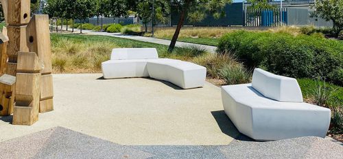 Banco para espaço público design - RUNE - Tournesol SITEWORKS - em polietileno / com encosto / modular
