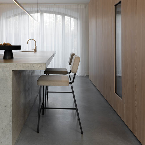 Cadeira alta contemporânea - Ode  - Studio H&K B.V. - para ambiente interno / em tecido / com base metálica