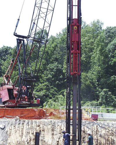 Bate-estacas a diesel - MODEL D12-42 - American Piledriving Equipment Inc.