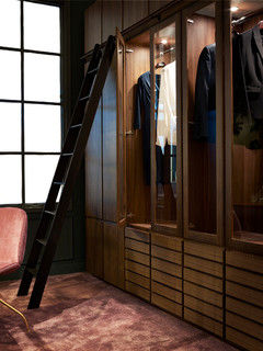 Closet de parede - MULTIFORM - contemporâneo / com folheado de madeira / em vidro