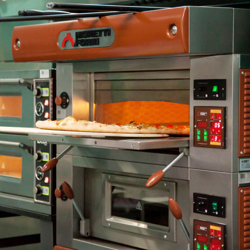 Forno de pizza profissional - Monolite Ipergres - a gás / de instalação livre / com 2 câmaras