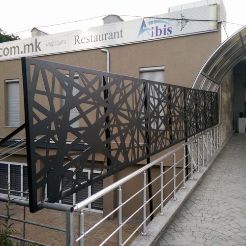 Cerca de ocultação em painéis - Metalux - em aço pintado