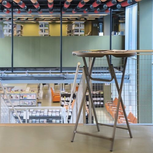 Mesa alta dobrável - Cocktail30 - Zown - contemporânea / em polietileno de alta densidade (PEHD) / com base de aço revestido a pó