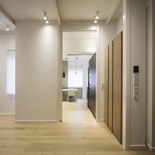 Piso estruturado - NATURAL - SURCO interiors - em carvalho / envernizado / tingido