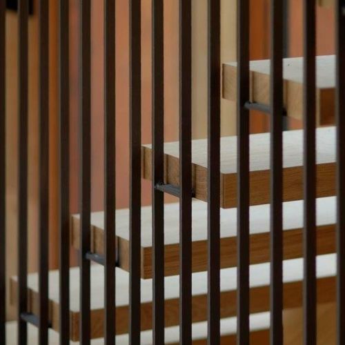 Escada reta - SURCO interiors - em L / em U / com degraus em madeira