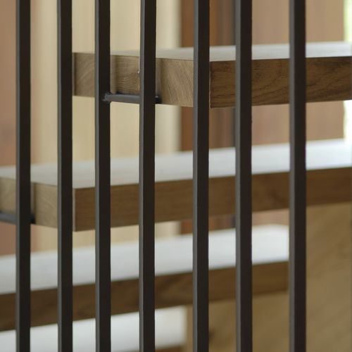 Escada reta - SURCO interiors - em L / com degraus em madeira / com estrutura em aço inoxidável