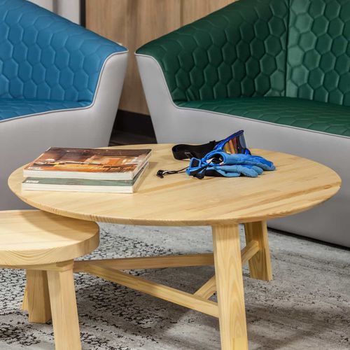 Mesa de centro de estilo escandinavo - MELANI - Casual Home & Contract - em pinho / com base em pinho / redonda